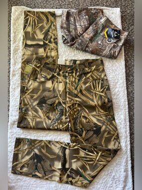 NWT Men’s Wrangler Camo Pants 34 x 36 & Realtree Camo Shorts Size M